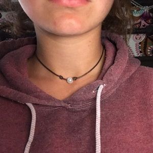 Pearl choker